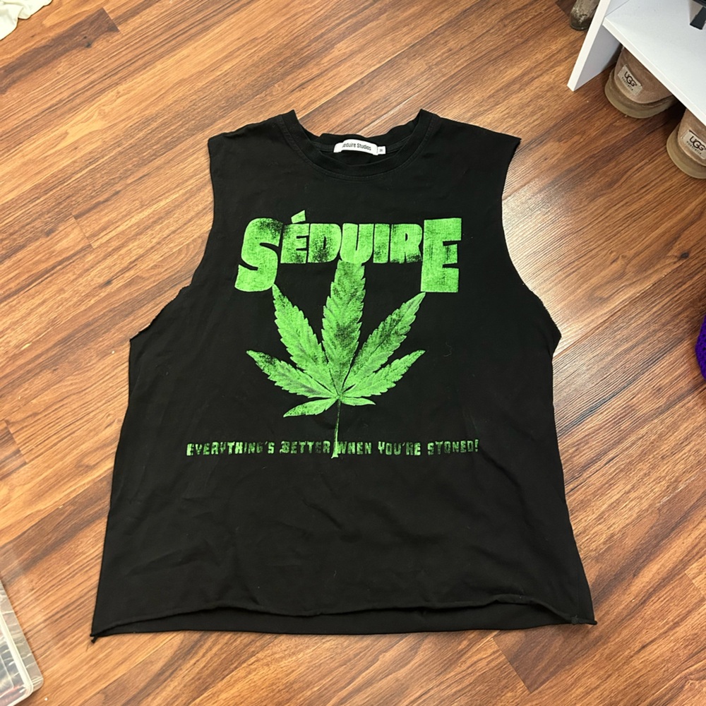 Seduire Studios black muscle tee